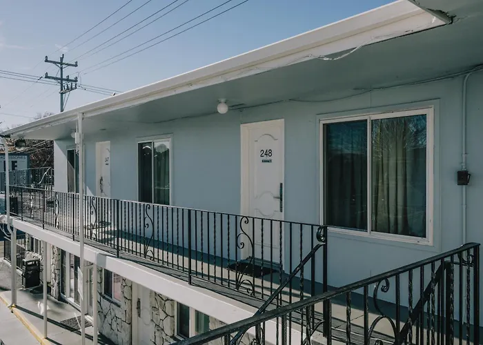La Hacienda Motel